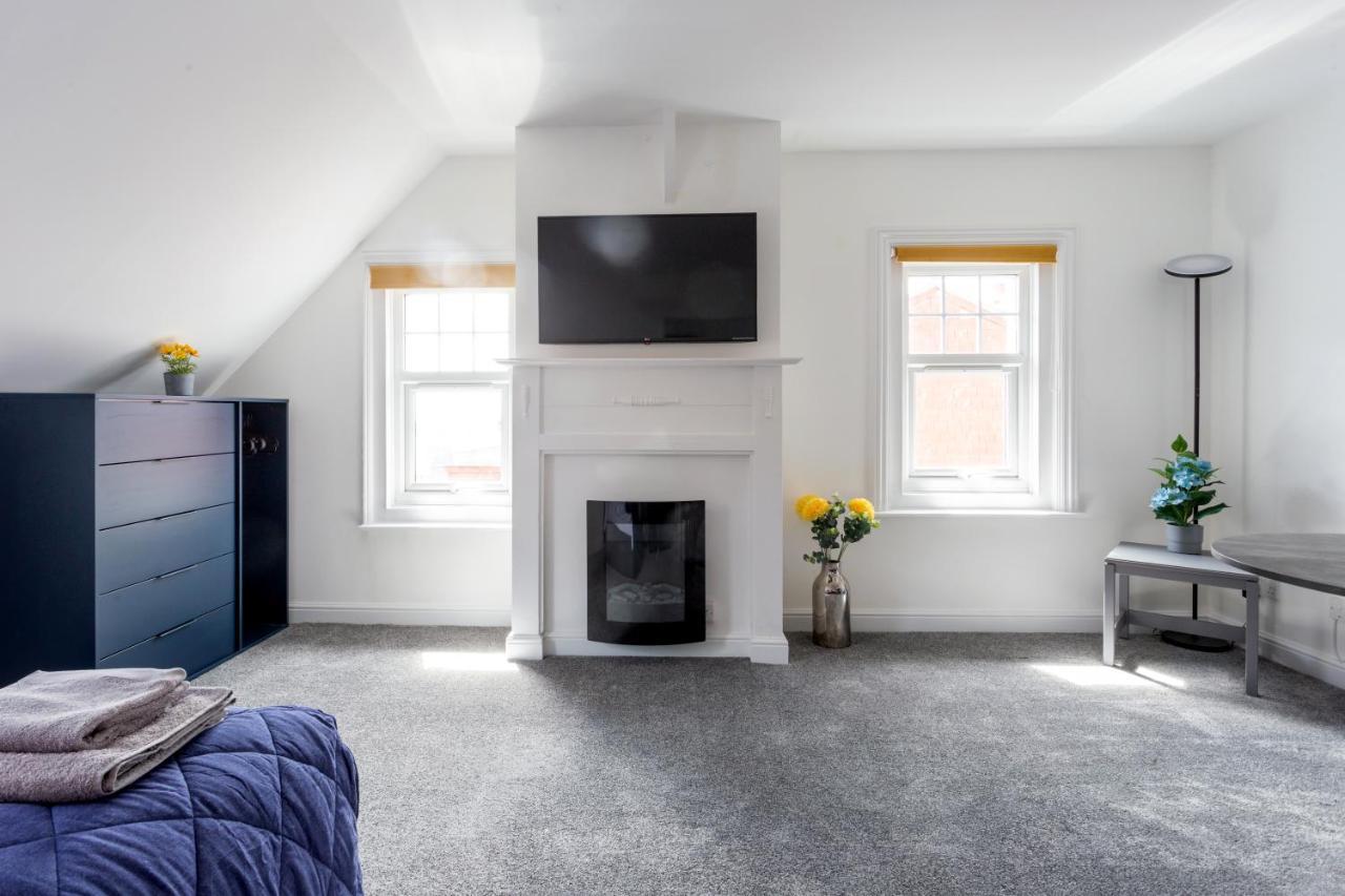 Beach View Luxury Apartment Lyme Regis Bagian luar foto